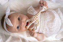 Load image into Gallery viewer, Sophie La Giraffe